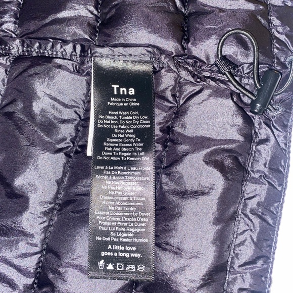 🖤 Aritzia TNA Mini Puffer Jacket - Picture 13 of 14